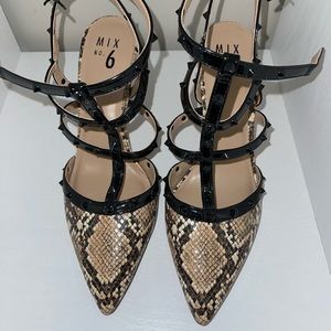Mix No. 6 “Snakeskin” Liraven pumps